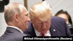 Владимир Путин и Дональд Трамп на саммите АТЭС, 11 ноября 2017 года