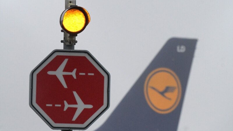 Në Gjermani anulohen qindra fluturime si pasojë e grevës së punëtorëve