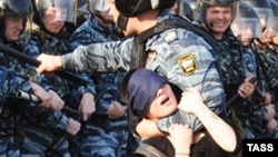 Задержания на Болоной площади в Москве 6 мая 2012 года