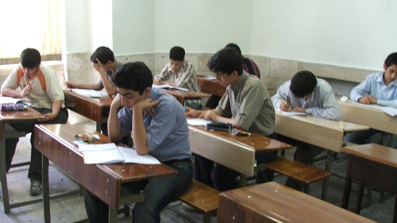 Zbog siromaštva gotovo milion Iranaca napustilo škole  