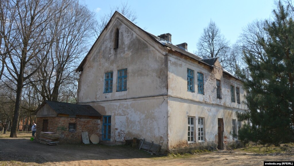У доме для чэлядзі дагэтуль жывуць людзі