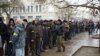 Проросійські активісти мітингують біля кримського парламенту, Сімферополь, 27 лютого