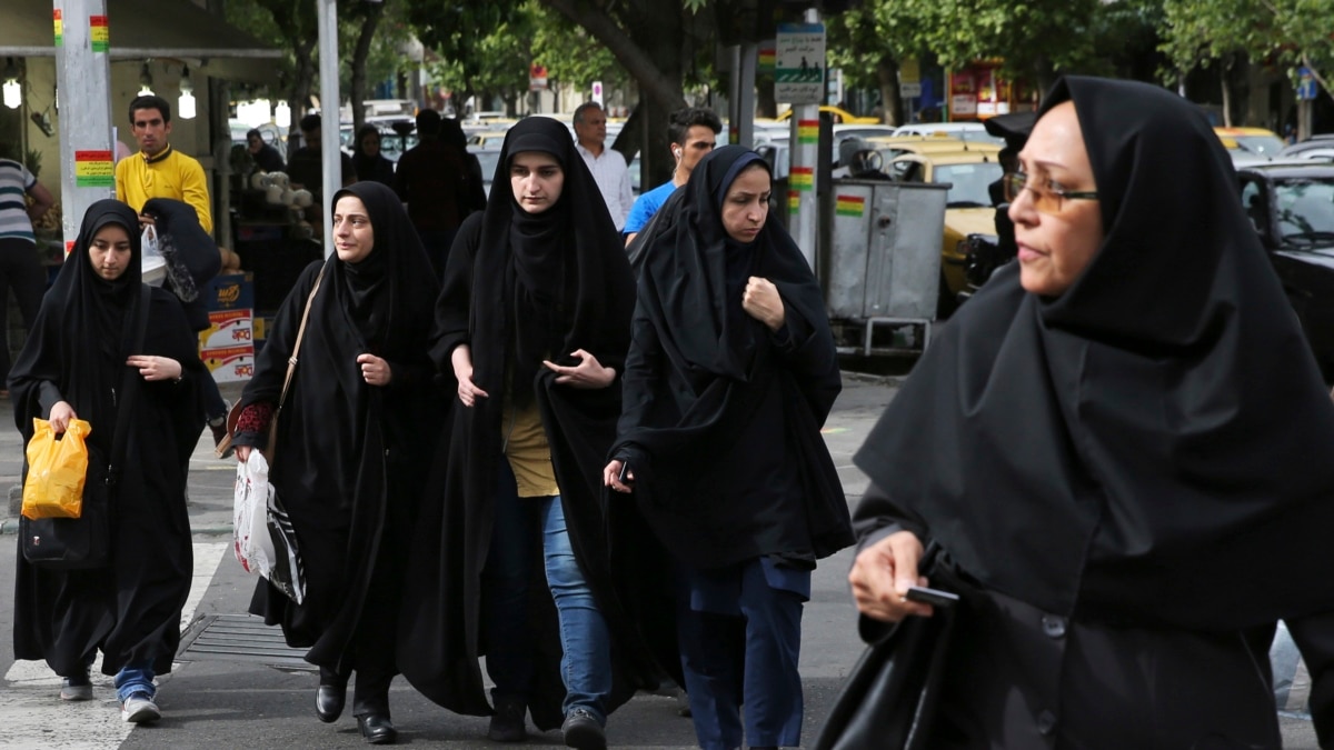 Iranians Sending Photos Without Hijab To Activist In Us Face Prison 