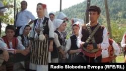 Годишна средба на Македонците протерани од Егејска Македонија во селото Трново во близина на Битола.