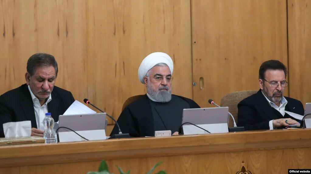 Президент Ирана Хассан Роухани (в центре)