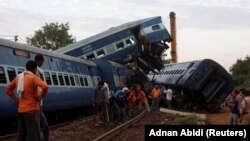 Одна з попередніх аварій на індійській залізниці, 2017 рік