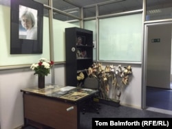 Anna Politkovskaya's desk in the Novaya Gazeta newsroom has been left intact as a memorial to the slain journalist.