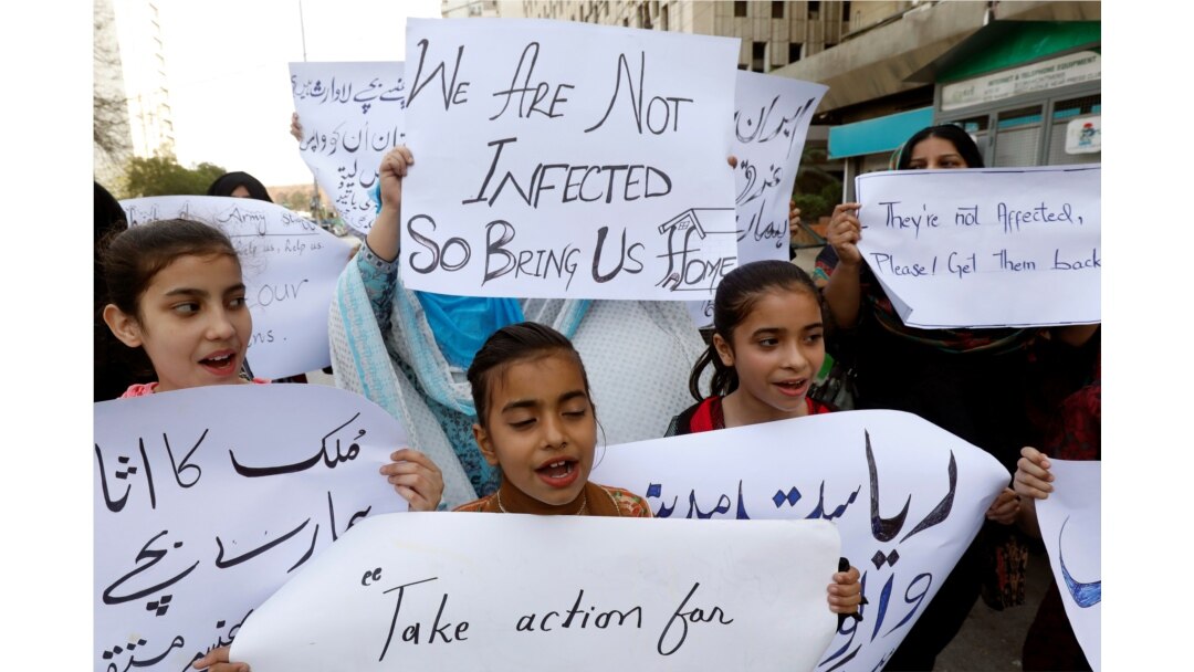 د چین په ووهان کې د بندي زده کوونکو خپلوانو هم احتجاج کړی وو