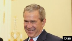 ګوانتانامو زندان د ۲۰۰۲ میلادي کال د جنورۍ په میاشت کې د امریکا د پخواني ولسمشر جورج ډبلیو بوش ادارې د بهرنیانو لپاره جوړ کړ.