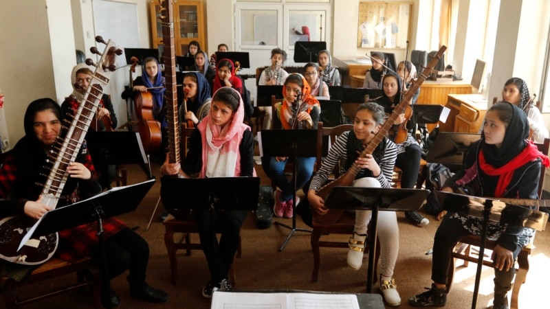 Talibani pale instrumente, tvrde da muzika izaziva 'moralnu iskvarenost'