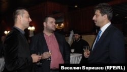 Цветан Василев (вдясно) в компанията на Делян Пеевски и Николай Бареков преди фалита на КТБ през 2014 г.