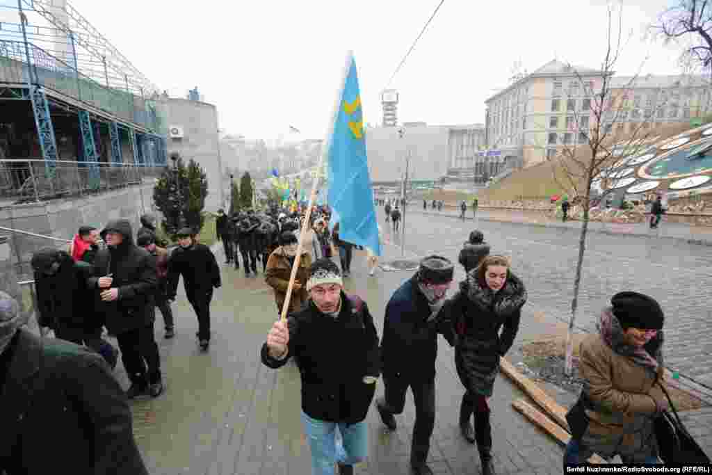 Україна продовжує боротьбу за окупований Росією півострів Крим, заявив 26 лютого президент України Петро Порошенко