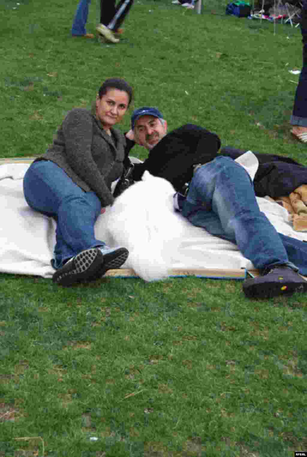 U.S. -- 13 Bedar in Black Hill, is the Persian Festival of springs. It is a full day of mass Outdoors Picnic, which occurs on the 13th day of Norouz, 01Apr2007