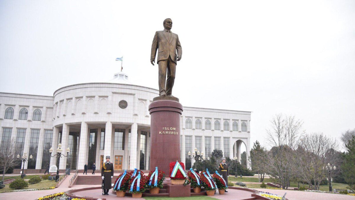 Шавкат Мирзияев дал плов в Самарканде по случаю дня рождения Ислама Каримова