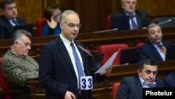 Armenia - Armen Rustamian (R), Levon Zurabian (C) and other opposition deputies during a parliament session in Yerevan, 5Feb2014.