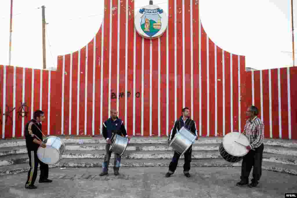 The Drummers Of Macedonia's Semka Band #20