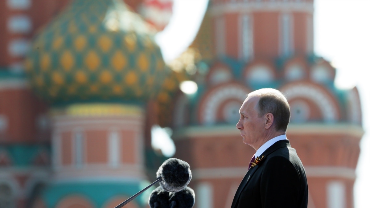 Reports: CIA Informant Who Provided Intel On Putin, Kremlin Was ...