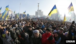 Учасники Всеукраїнського віче «Солідарність проти терору» у Києві, в неділю, 29 грудня 2013 року