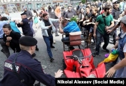 Нападение на гей-параде в Москве