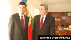 Alexandre Faria împreună cu ambasadorul moldovean la Lisabona Valeriu Turea