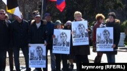 Пикет сторонников Чалого против Меняйло в Севастополе, апрель 2015