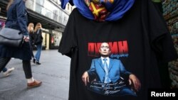 Majica sa likom Vladimira Putina u centru Beograda