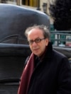 Albanian writer Ismail Kadare poses for photographers in Oviedo October 22, 2009. Kadare will be awarded the 2009 Prince of Asturias Award for Letters at a traditional ceremony on Friday in the Asturian capital