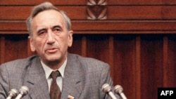 Тадеуш Мазовецки в качестве премьер-министра в первый раз выступает в парламенте Польши, Варшава, 24 августа 1989 г. 