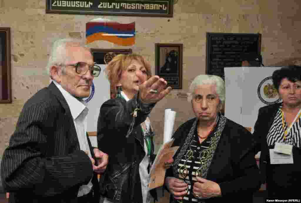 Armenia -- Armenians vote in parliamentary elections, Yerevan, 06May2012