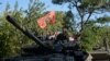 Кремль: Москва на Донбас не відправляє ні танки, ні «офіційно добровольців»