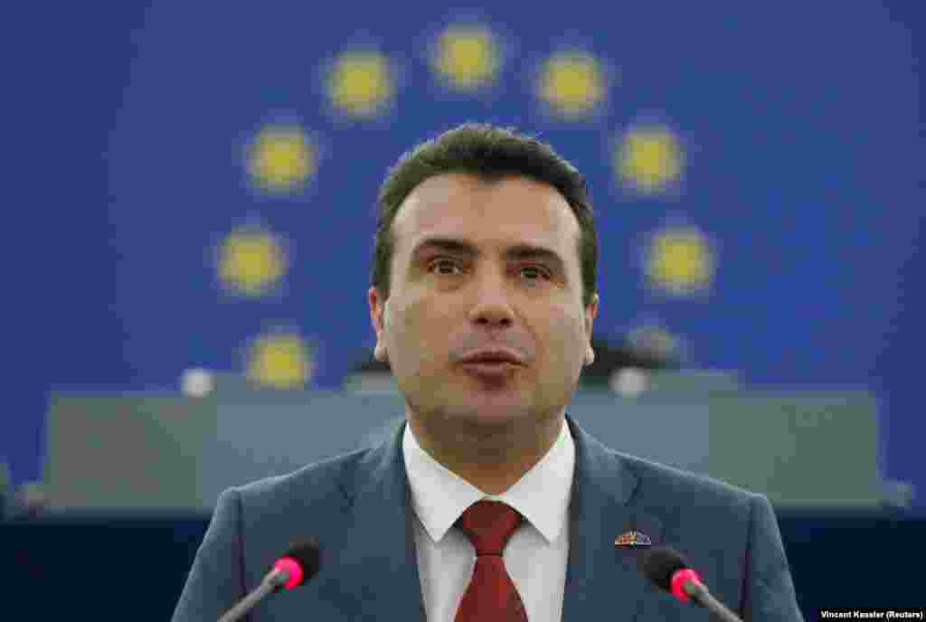 МАКЕДОНИЈА / ФРАНЦИЈА - Референдумот на 30 септември е референдум за втора независност, за Македонија тоа е можност која толку долго ја чекавме, во 1991 година гласавме за независност на референдум, сега, повторно на референдум треба да го направиме следниот чекор, истакна премиерот Зоран Заев во неговото обраќање пред Европскиот парламент на покана на претседателот Антонио Тајани. Заев е првиот македонски премиер кој во Европарламентот се обратил на македонски јазик.
