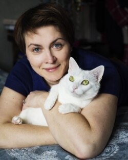 Тацяна Караткевіч і яе 10-гадовая котка Інь