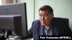"ДАТ" оппозициялық газетінің жетекшісі, журналист Ермұрат Бапи. Алматы, 15 шілде 2020 жыл.