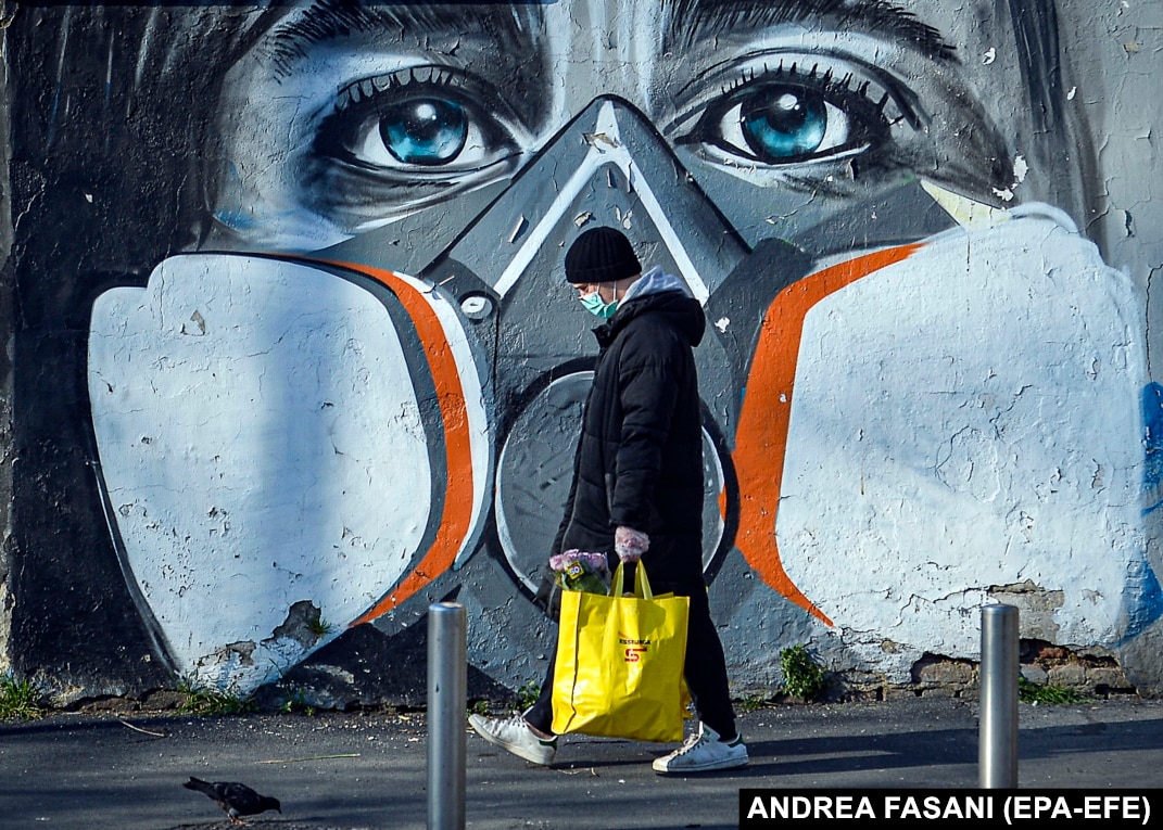 spray paint street art | Duffle Bag
