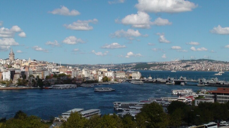 Stambulda aýaly ýitirim bolan türkmen migranty kömek gözleýär