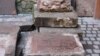 ​У центрі Львова відкопали надмогильні єврейські плити