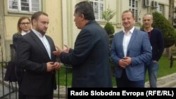 Дополнителниот заменик министер за информатичко општество и администрација Александар Кирацовски во посета на неколку јавни претпријатија и општината во Битола. 