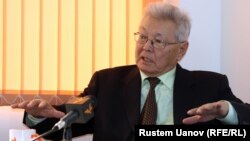 Нариман Кипшакбаев, эксперт по водному хозяйству, на онлайн-конференции в Алматинском бюро Азаттыка, 12 марта 2013 года.