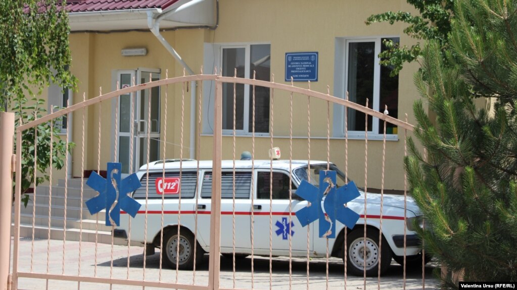 Moldova - The hospital at Strășeni