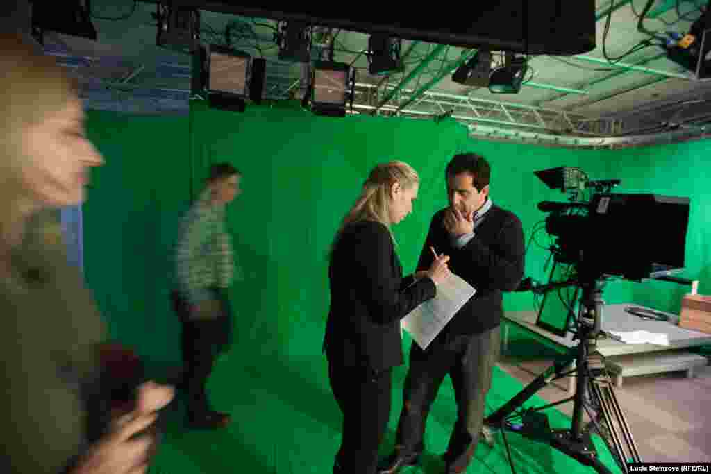 Czech Republic -- Karel Schwarzenberg at Current Time TV, studio, RFE/RL headquaters, Prague, March 5, 2015