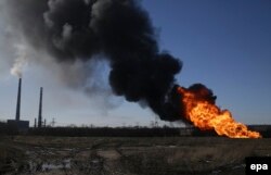 O conductă de gaz explodează lângă Debalțeve, lovită de un proiectil, 17 febr., 2015