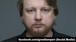 Ім’я блогера наразі не вказується, але відомі обставини справи вказують на одного з авторів Youtube-каналу «Ісландія» Володимира Петрова (на фото)