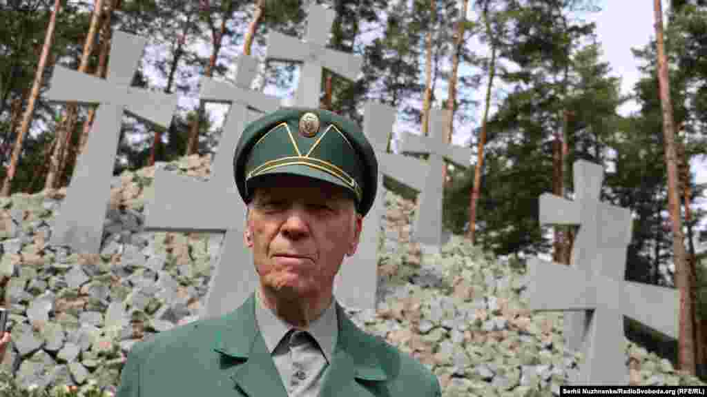 Воин УПА на чествовании жертв политических репрессий в Быковне