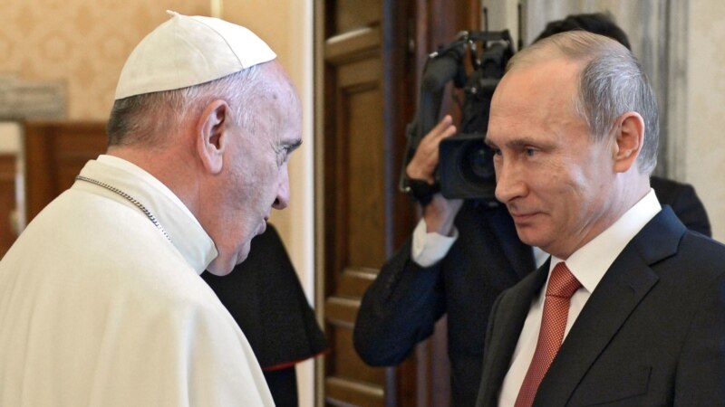 Путин наредниот месец на средба со папата Франциск во Ватикан 