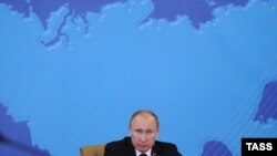 Оьрсийчоь -- Премьер-министр Путин Владимир президент харжаран кампанехь дакъа лоцуш ваханера Курган гIала,13Чилл2012