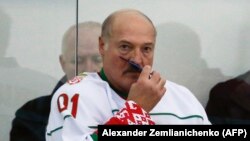 Аляксандар Лукашэнка падчас таварыскага хакейнага матча ў Сочы, 7 лютага 2020, ілюстрацыйнае фота
