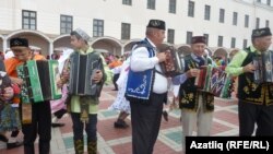 "Түгәрәк уен" фестивалендә Омски татарлары