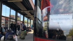 Автобусна зупинка Желівскего перед відправленням українців, Прага, 2020