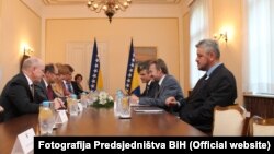 Susret njemačke delegacije na čelu sa ministrom Christianom Schmidt​om i predsjedavajućeg Predsjedništva BiH Bakira Izetbegovića, Sarajevo, 13. juli 2016.