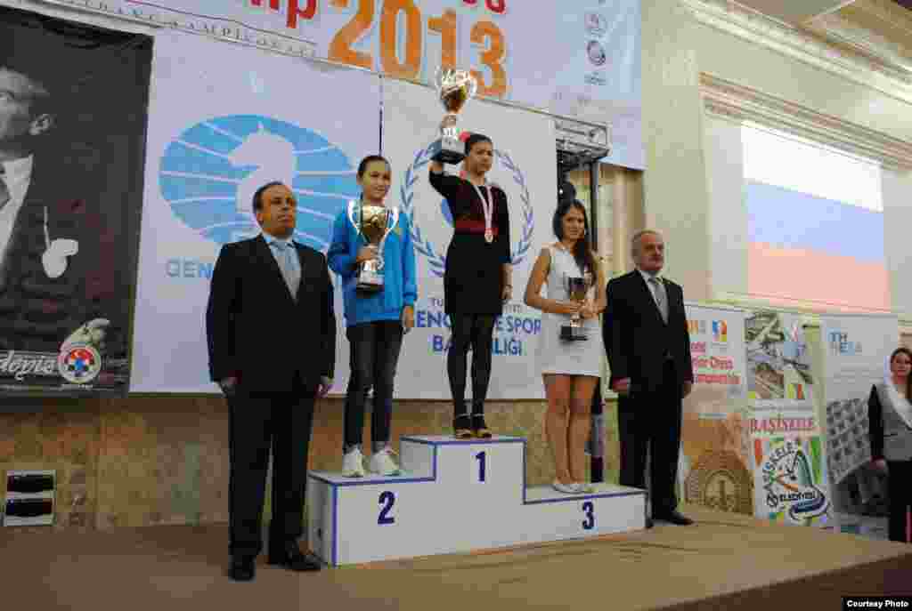 Первое место на чемпионате заняла российский гроссмейстер Александра Горячкина. Второе место досталось Жансае, третье - россиянке Алине Кашлинской.